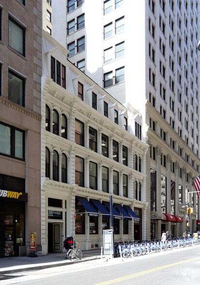 90 Maiden Ln, New York, NY for lease - Building Photo - Image 2 of 10