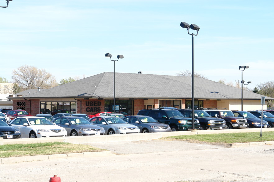 5025 E Kellogg Dr, Wichita, KS for lease - Building Photo - Image 2 of 76