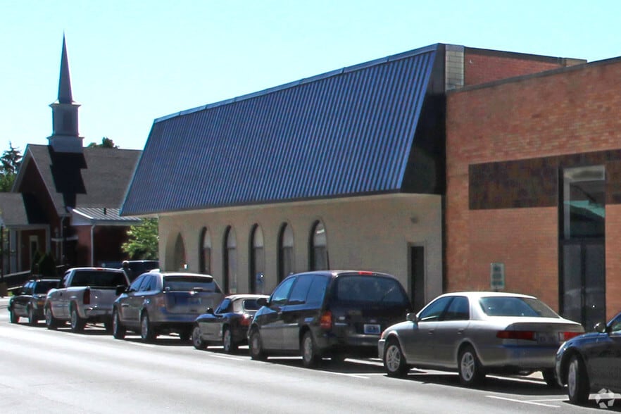 216 W Walnut St, Danville, KY for sale - Building Photo - Image 2 of 6