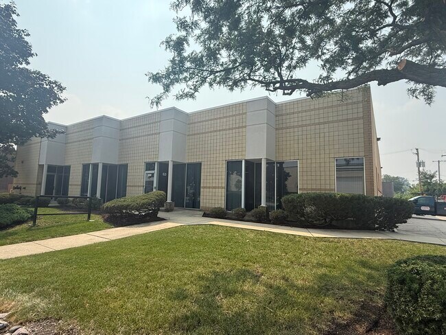 More details for 830 Sivert Dr, Wood Dale, IL - Industrial for Lease