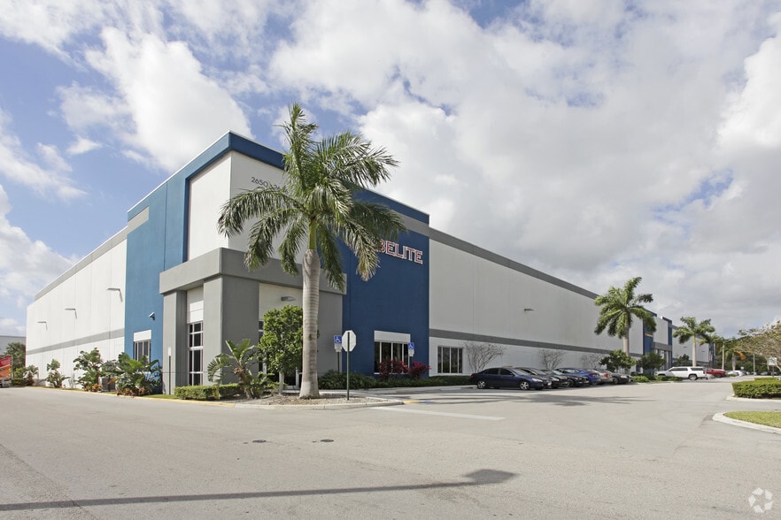 2650-2666 SW 36th St, Fort Lauderdale, FL for lease - Building Photo - Image 3 of 6