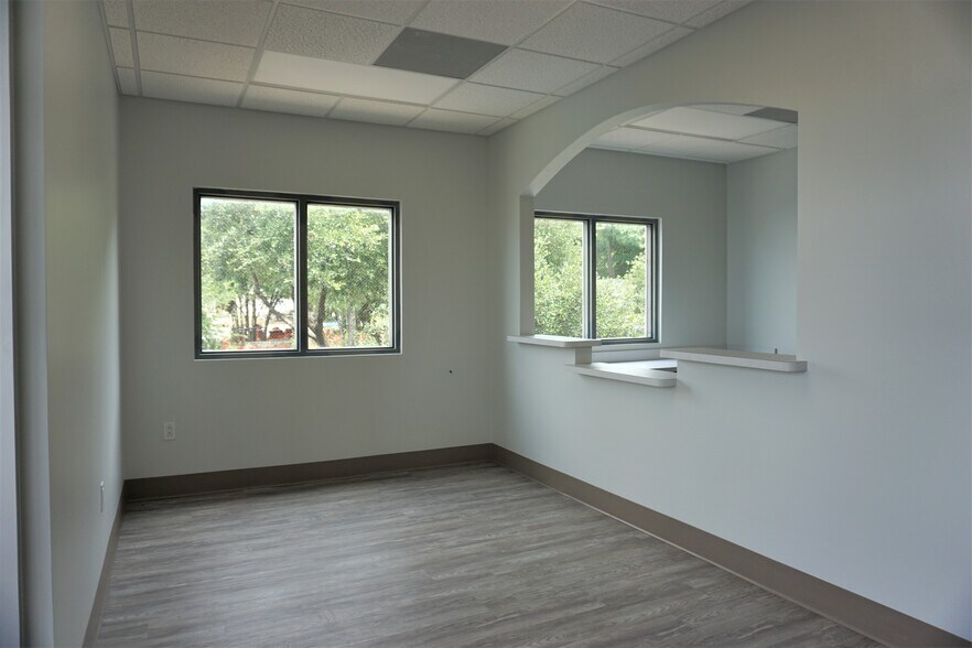 156 W Sunset Rd, San Antonio, TX à louer - Photo intérieure - Image 3 de 7