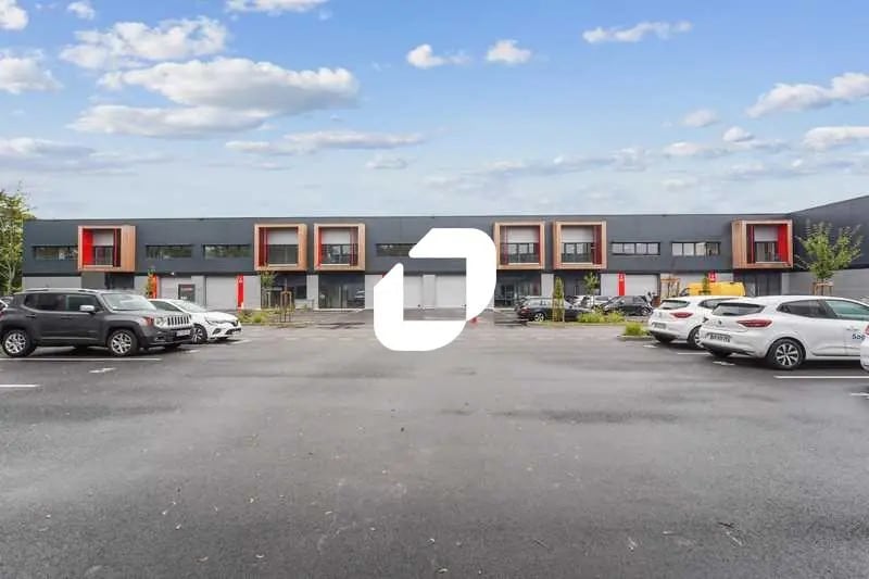 Flex in Éragny for lease - Building Photo - Image 2 of 18