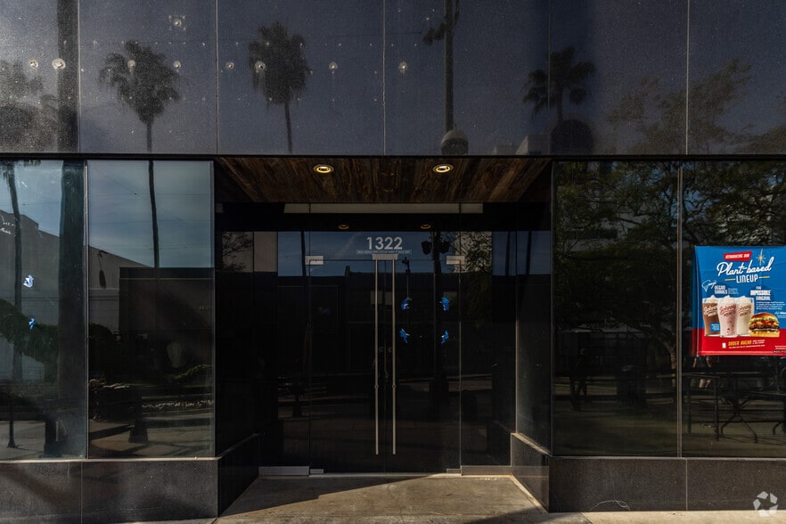 1322 3rd Street Promenade, Santa Monica, CA for lease - Building Photo - Image 3 of 10