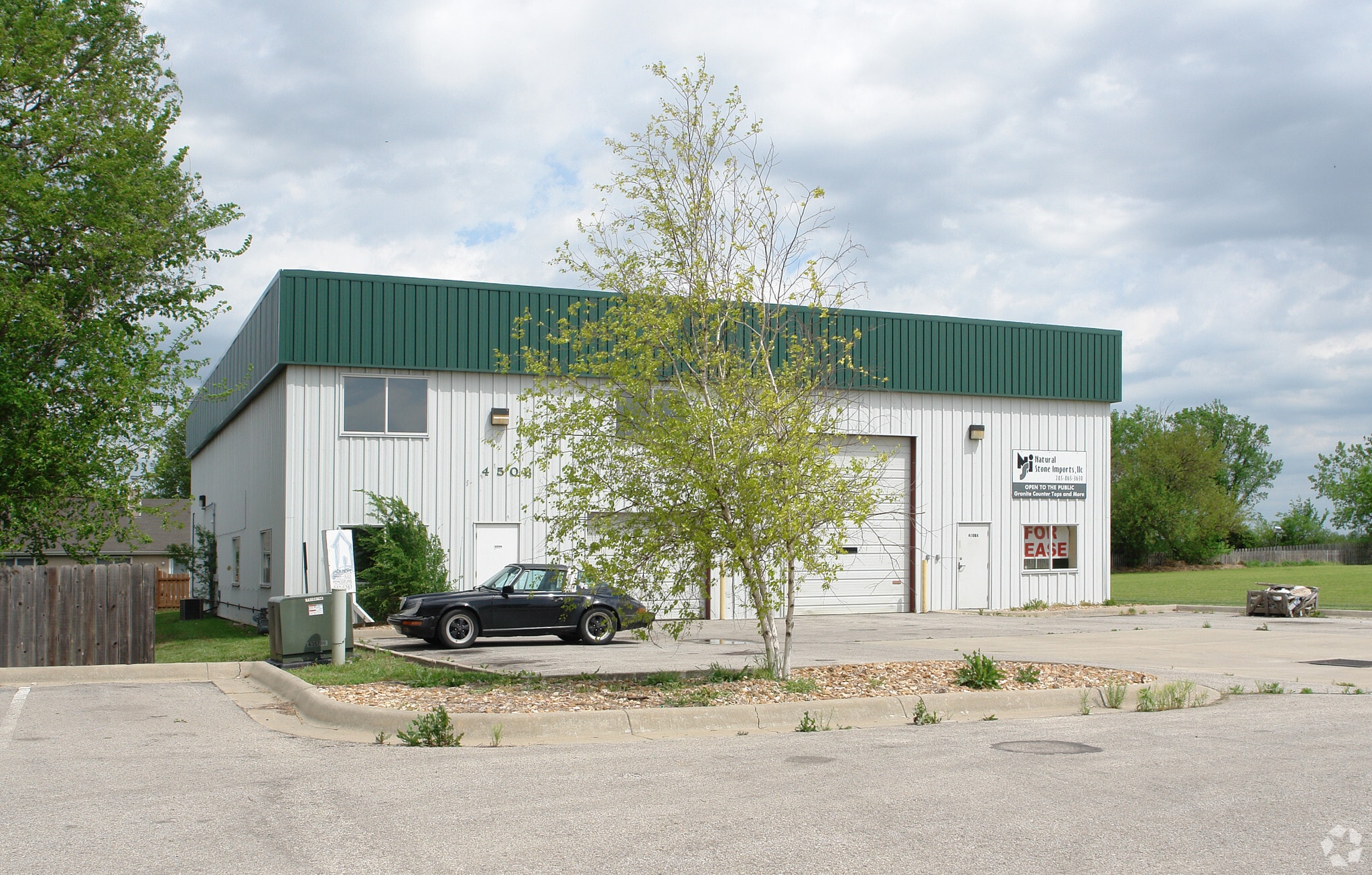 450 N Iowa St, Lawrence, KS for sale Primary Photo- Image 1 of 4