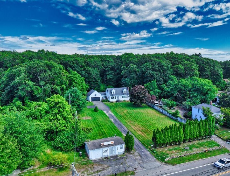 896 Main Rd, Tiverton, RI à vendre Photo du bâtiment- Image 1 de 15