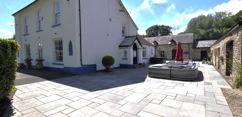 St Clears, Carmarthen à vendre - Photo du bâtiment - Image 2 de 9