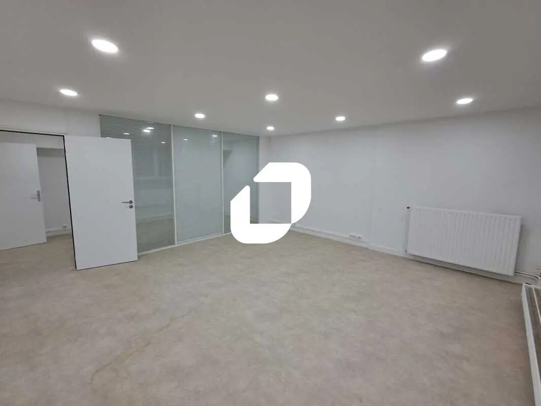 Office in Nanterre for lease Building Photo- Image 1 of 21