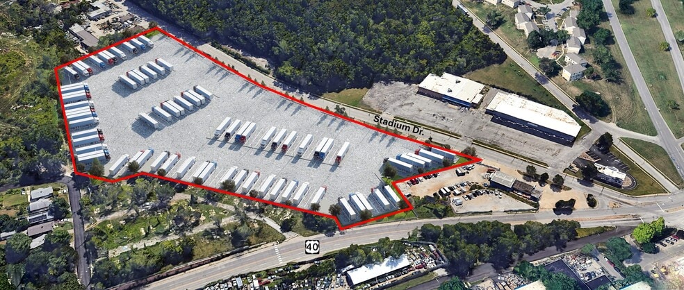 3133 Stadium Dr, Kansas City, MO for lease - Building Photo - Image 2 of 5