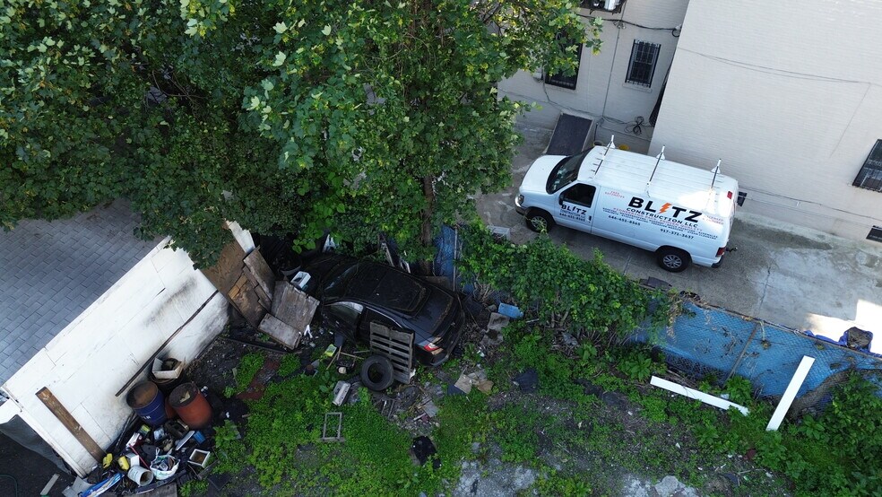 2702 Foster Ave, Brooklyn, NY à vendre - Photo du bâtiment - Image 3 de 16