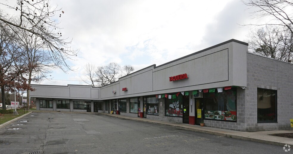 2-14 Middle Country Rd, Middle Island, NY for lease - Building Photo - Image 2 of 4