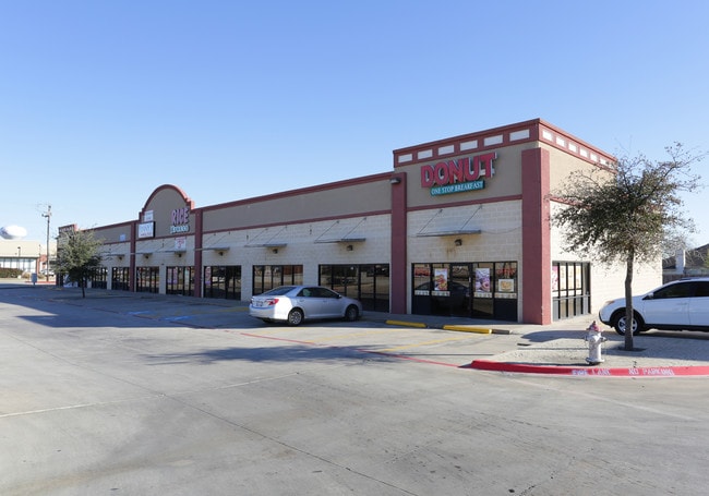 Plus de détails pour 7301 Matlock Rd, Arlington, TX - Commerce de détail à louer