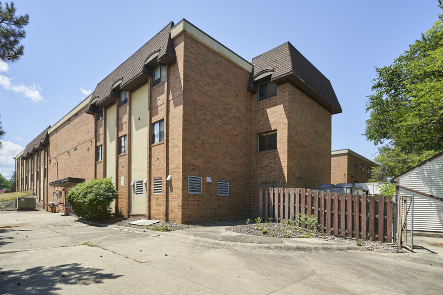 16231 Broadway Ave, Maple Heights, OH for lease - Building Photo - Image 3 of 18