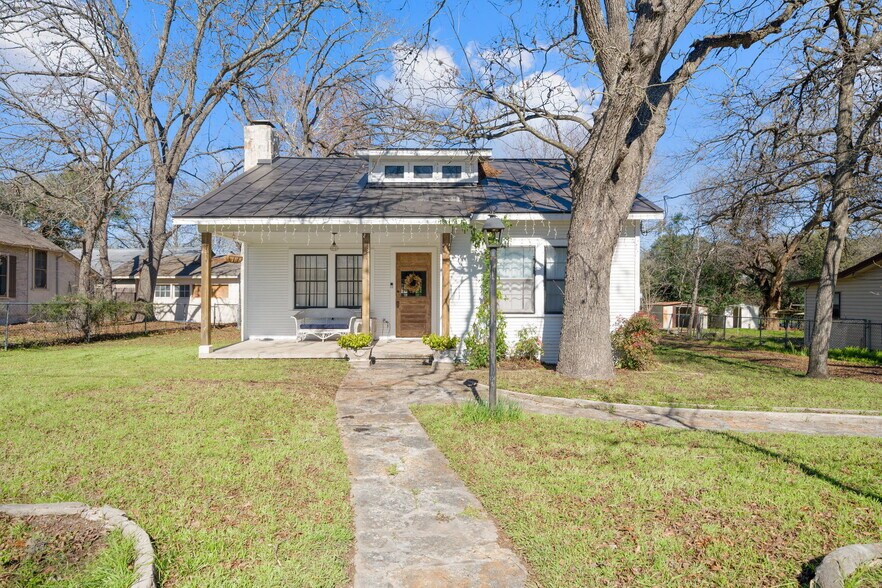 608 River Rd, Boerne, TX à vendre - Photo principale - Image 1 de 45