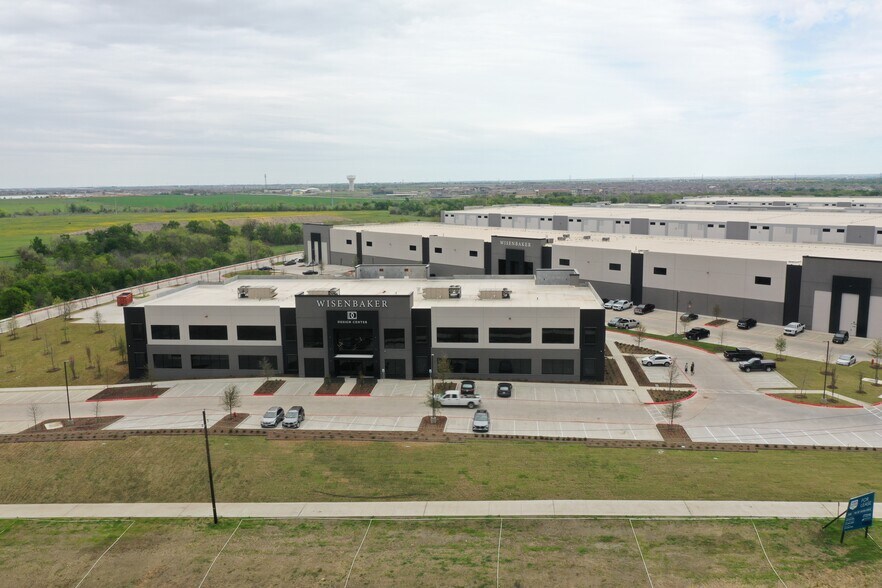 3012 E Pecan St, Pflugerville, TX à louer - Photo du bâtiment - Image 3 de 8