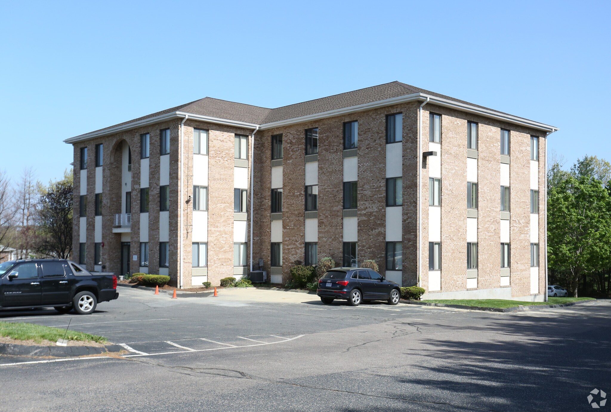 221 Boston Post Rd E, Marlborough, MA à vendre Photo principale- Image 1 de 1