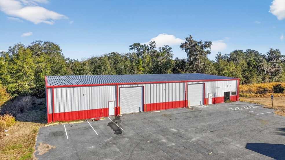 3073 NE 37th Pl, Wildwood, FL for sale - Building Photo - Image 3 of 17