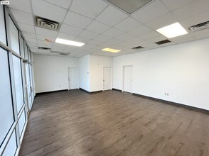 5277-5281 Tower Rd, Tallahassee, FL à louer Photo intérieure- Image 2 de 4