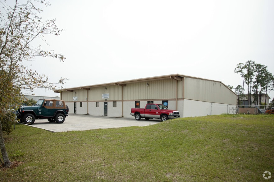 2304 Bruner Ln, Fort Myers, FL for lease - Building Photo - Image 3 of 5