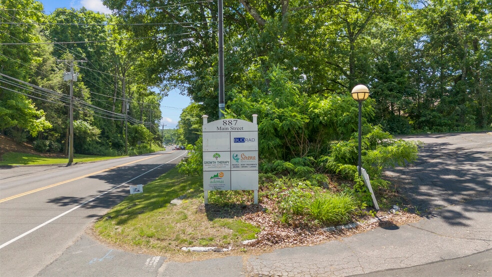 887 Main St, Monroe, CT for sale - Building Photo - Image 3 of 37