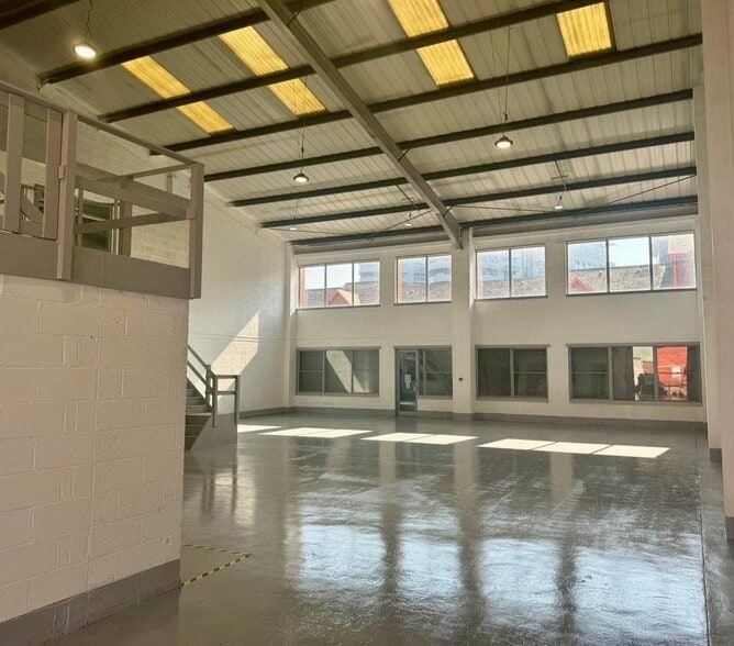 Waters Edge, Salford for lease - Building Photo - Image 3 of 4