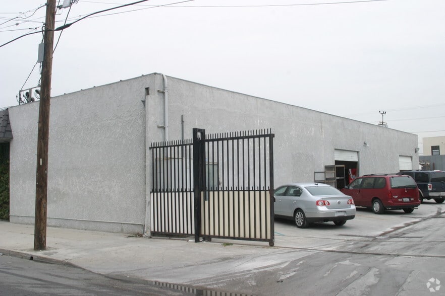 14655 Lull St, Van Nuys, CA à vendre - Photo du bâtiment - Image 3 de 5