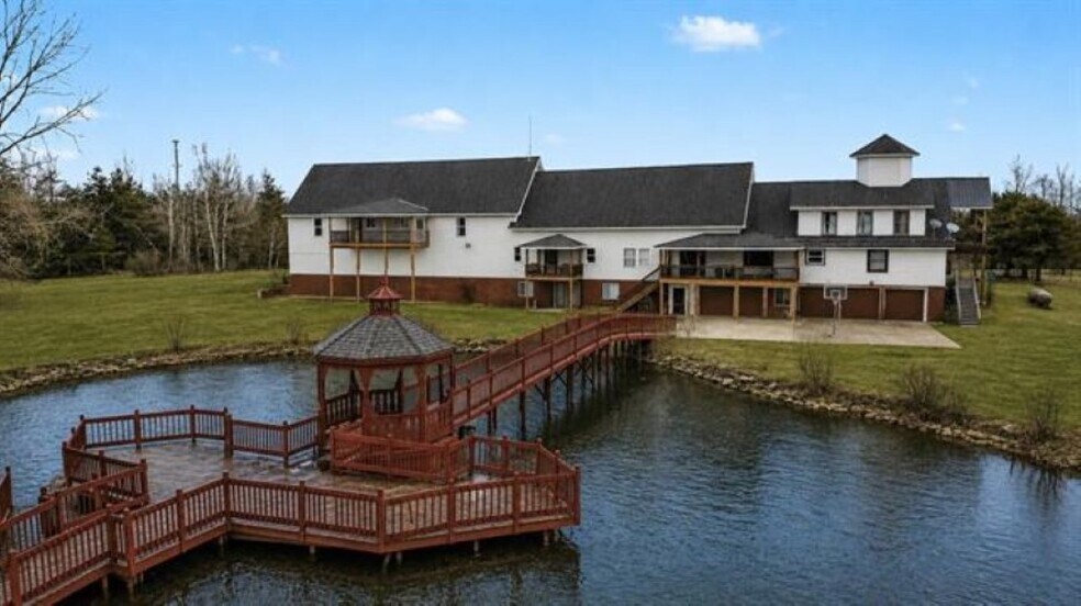 11239 N Loomis Rd, Clare, MI à vendre - Photo du bâtiment - Image 2 de 25