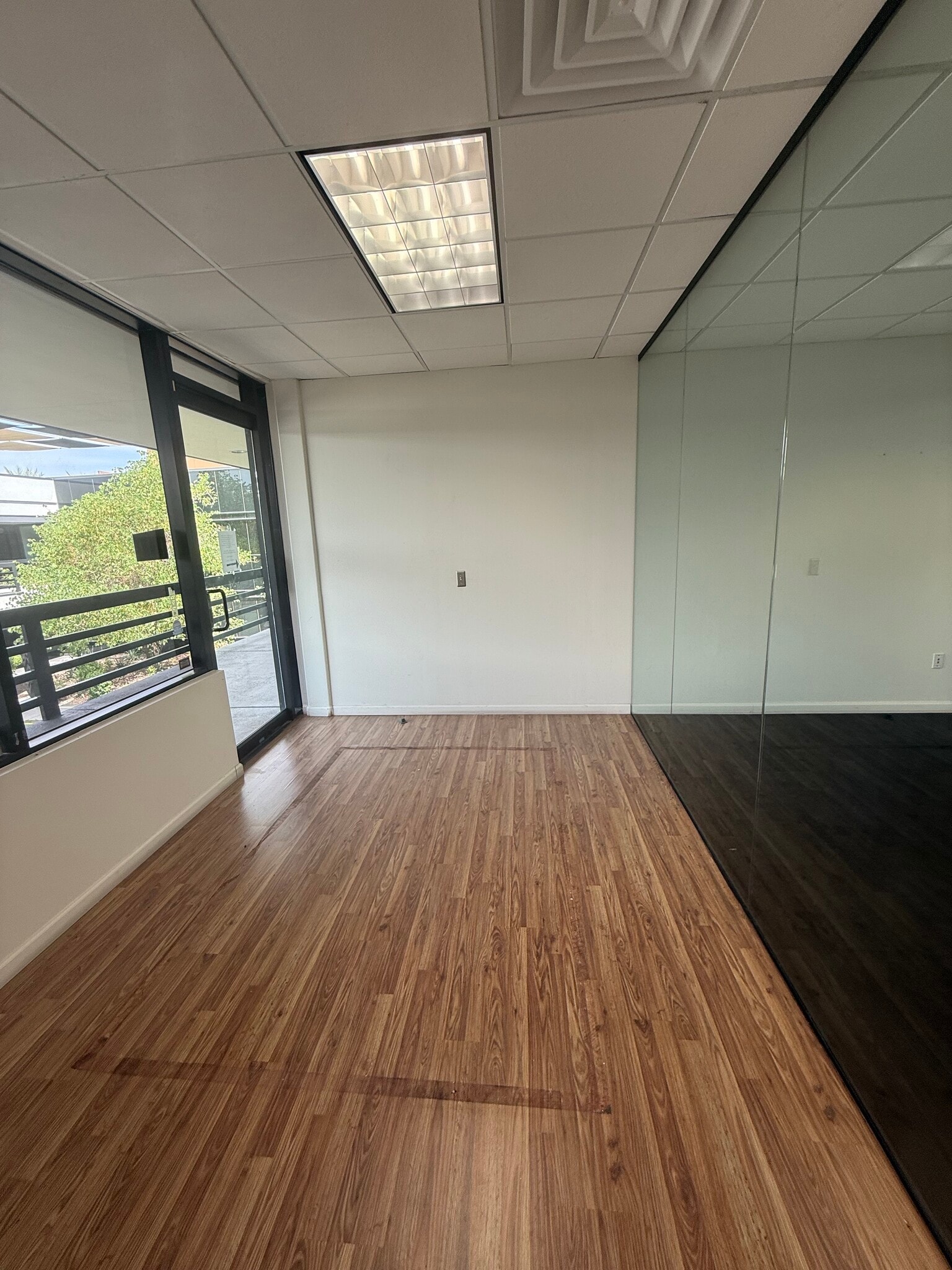 3333 E Camelback Rd, Phoenix, AZ for lease Interior Photo- Image 1 of 7