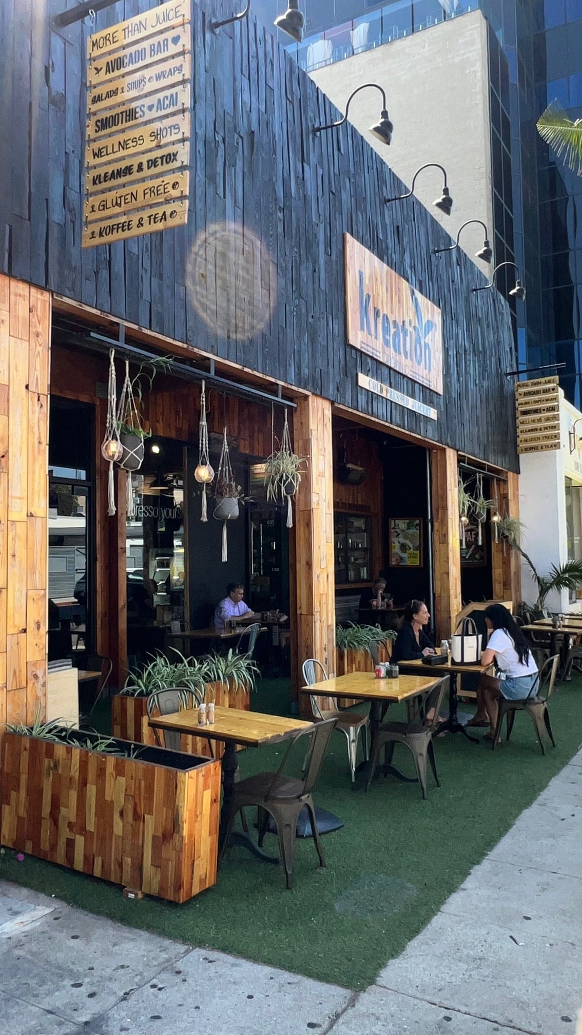 8422-8428 W 3rd St, Los Angeles, CA for lease Building Photo- Image 1 of 44