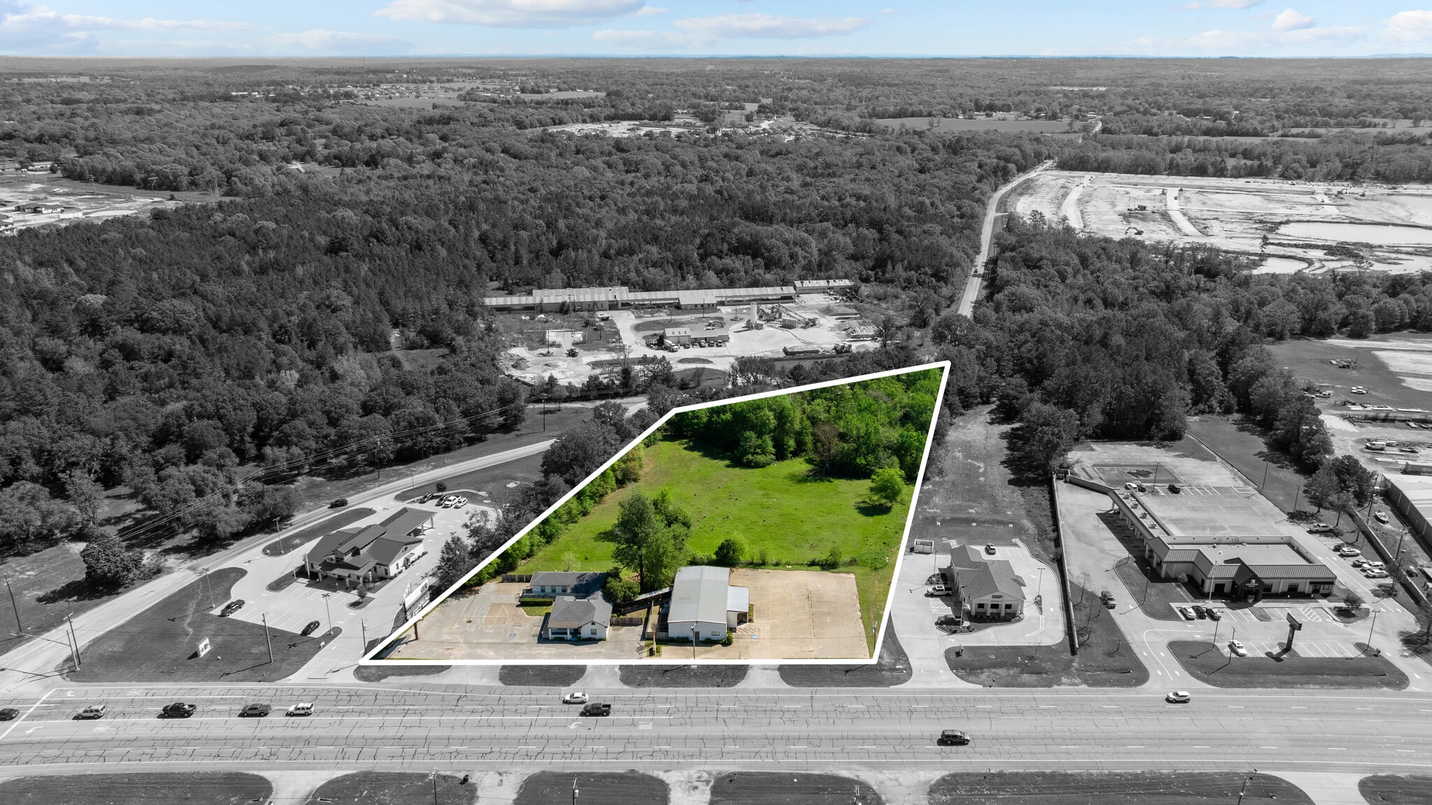 2410 S Main St, Lindale, TX for sale Primary Photo- Image 1 of 62