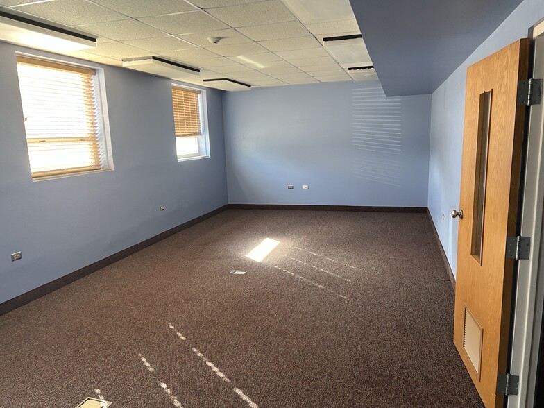 110 6th Ave SE, Aberdeen, SD for lease - Interior Photo - Image 2 of 7