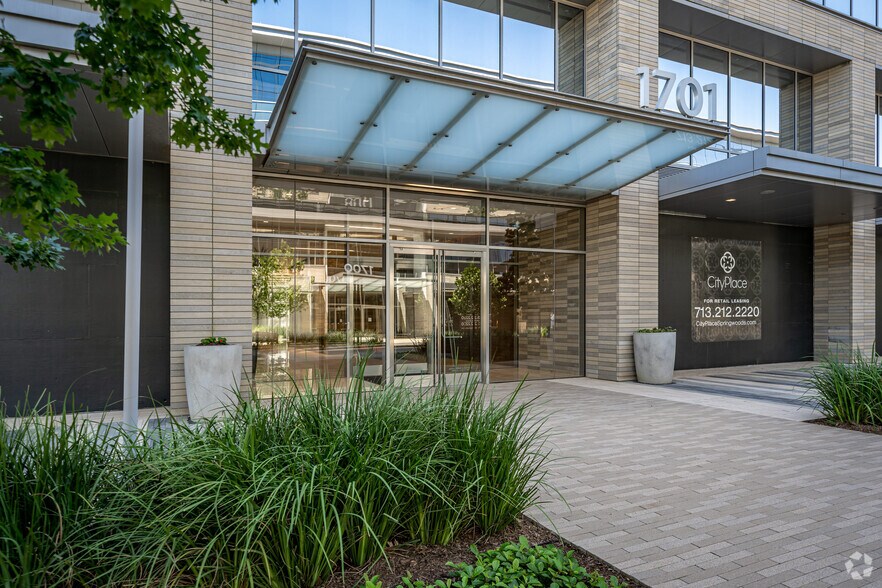 1701 City Plaza Dr, Spring, TX à louer - Photo du bâtiment - Image 2 de 2