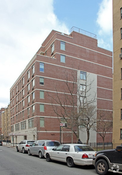 327 E 101st St, New York, NY for sale - Building Photo - Image 2 of 6