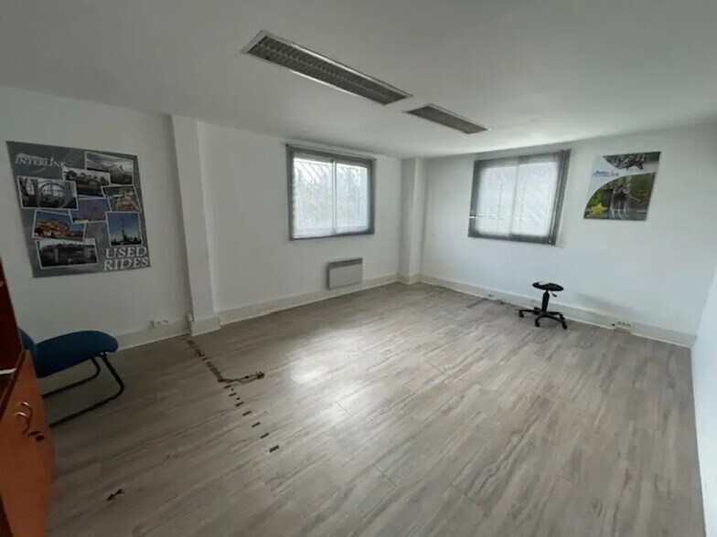 Local d'activités dans CHÂTEAU-RENARD à vendre - Photo intérieure - Image 3 de 7