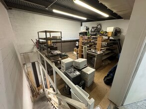 2290 Alahao Pl, Honolulu, HI for lease Building Photo- Image 1 of 4