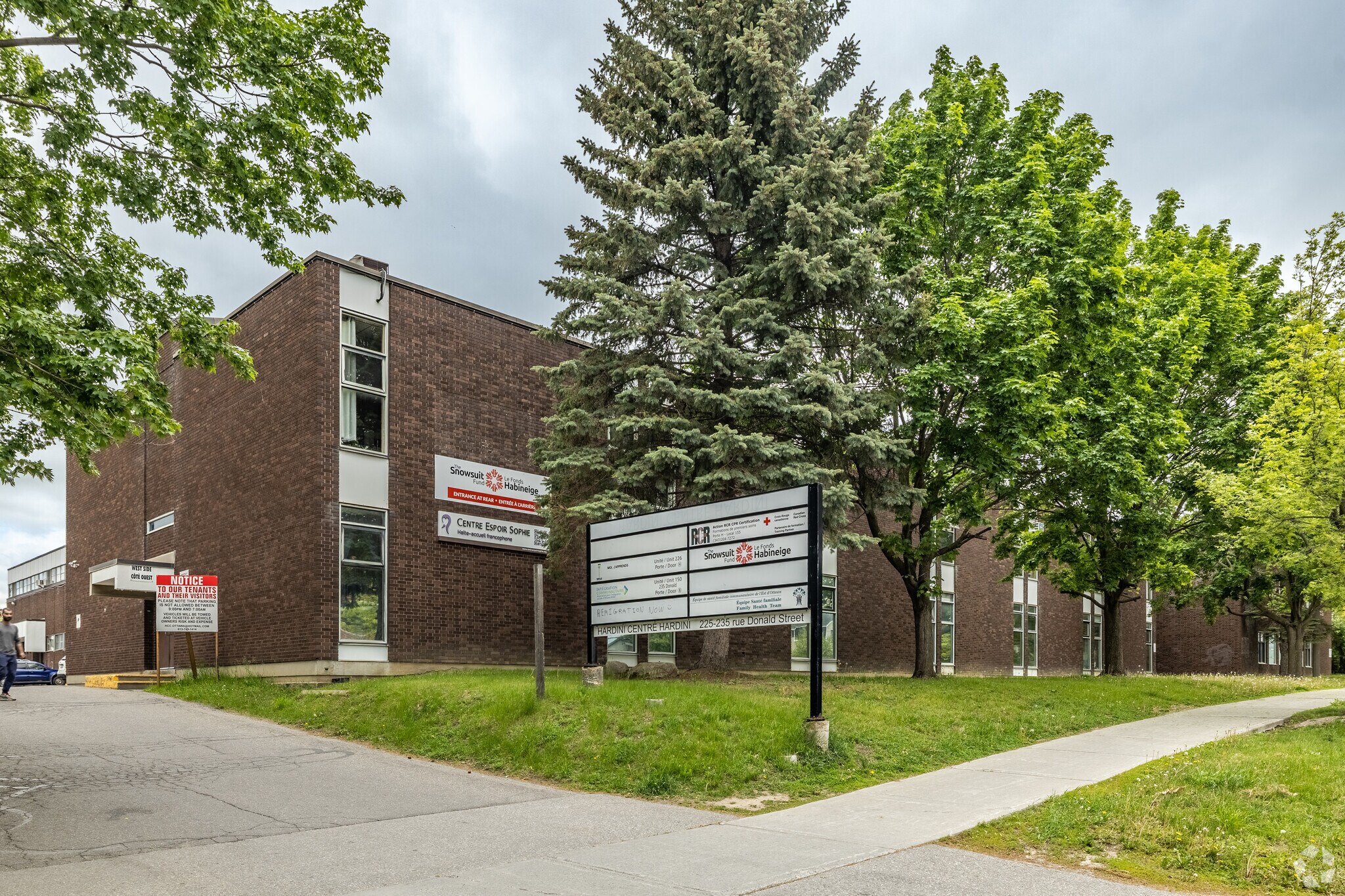 225-235 Donald St, Ottawa, ON for lease Primary Photo- Image 1 of 4