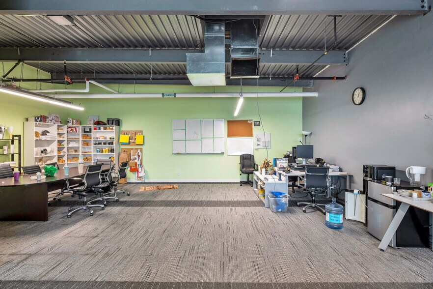 23288 Dyke Rd, Richmond, BC à louer - Photo du bâtiment - Image 2 de 10