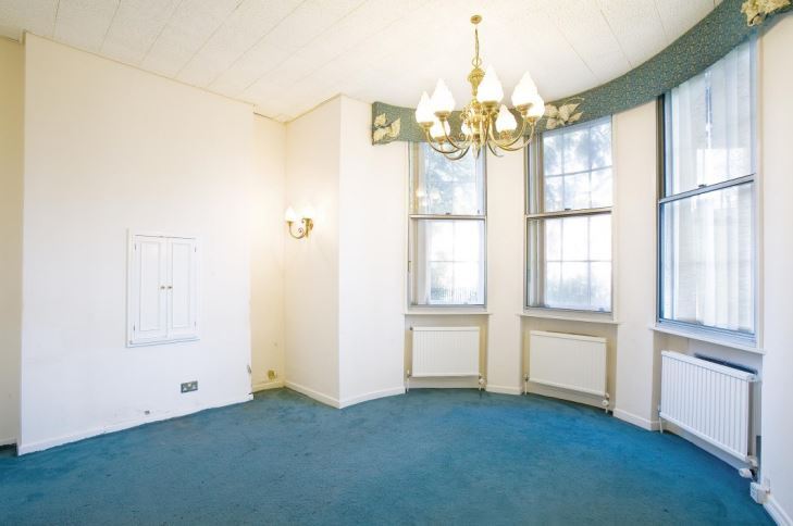 1 Central Rd, Morden à louer - Photo intérieure - Image 2 de 6