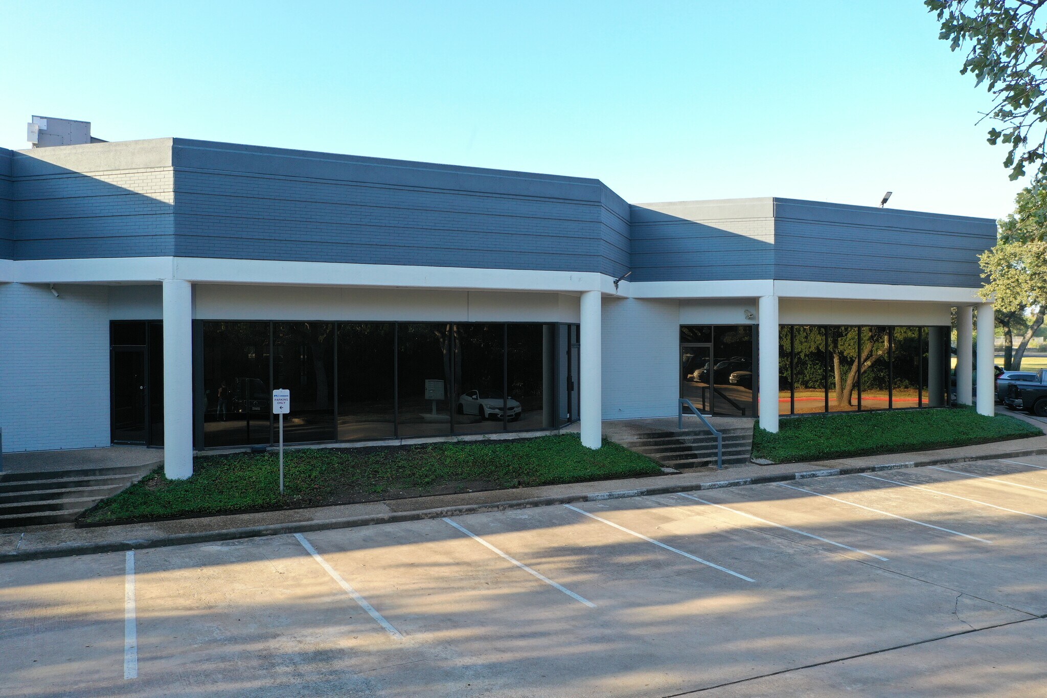 5321 Industrial Oaks Blvd, Austin, TX à louer Photo du bâtiment- Image 1 de 8