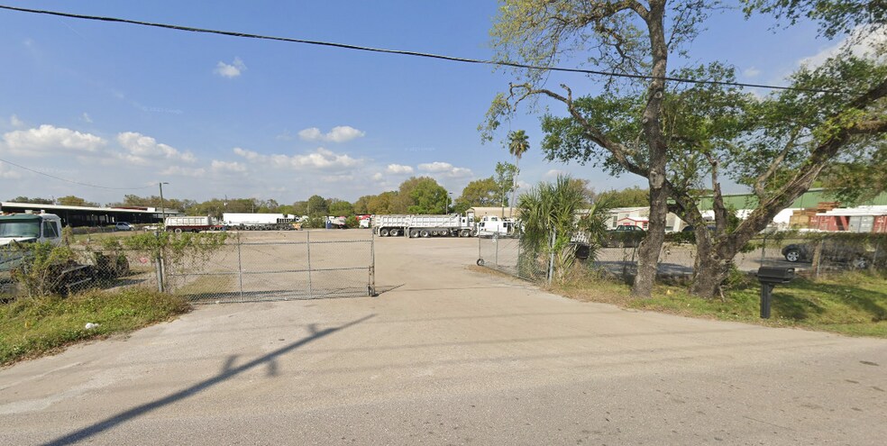 6910 E 14th St, Tampa, FL à louer - Photo du bâtiment - Image 3 de 5