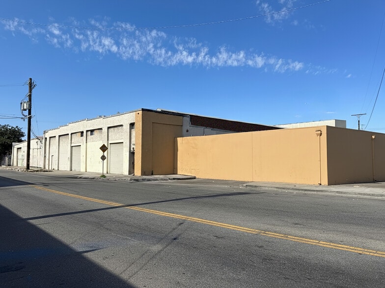 1705 E Hooper Ave, Los Angeles, CA for sale - Building Photo - Image 1 of 14