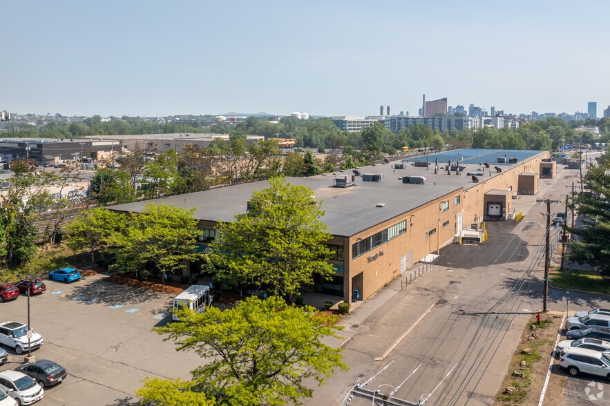 420 Pearl St, Malden, MA for lease - Building Photo - Image 2 of 10