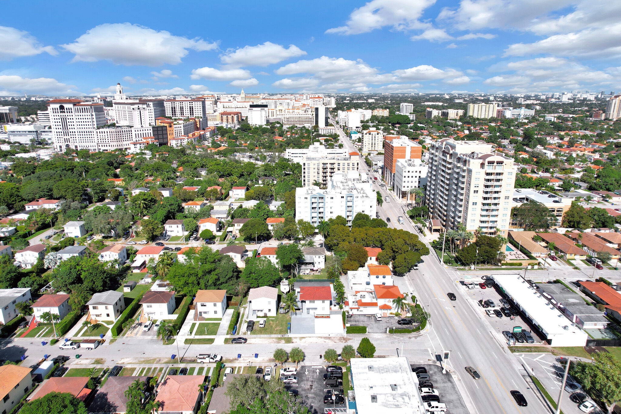 3711 SW 27th Ter, Miami, FL à vendre Photo du bâtiment- Image 1 de 61