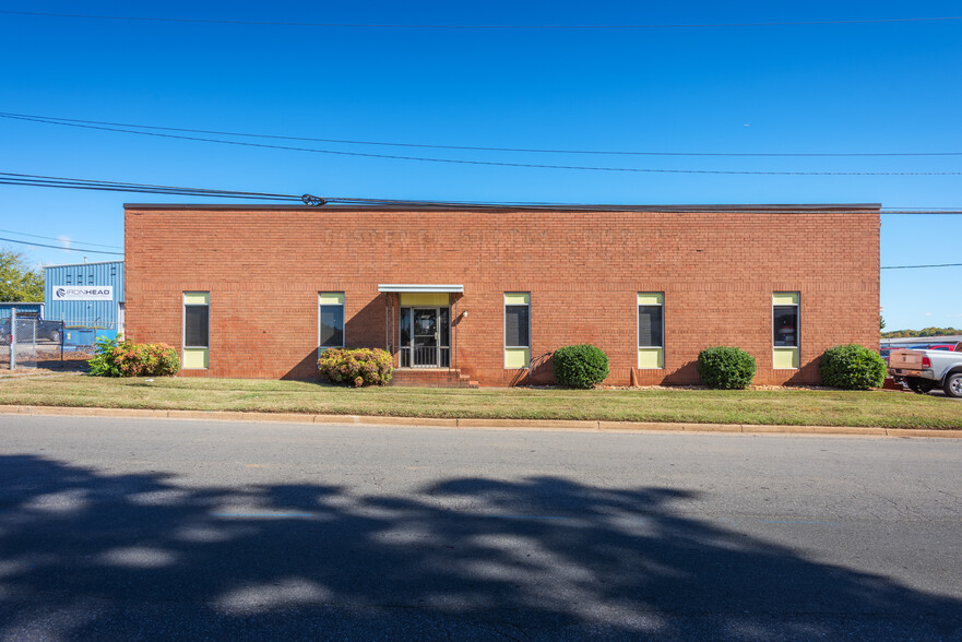 1340 Amble Dr, Charlotte, NC for sale - Building Photo - Image 2 of 2