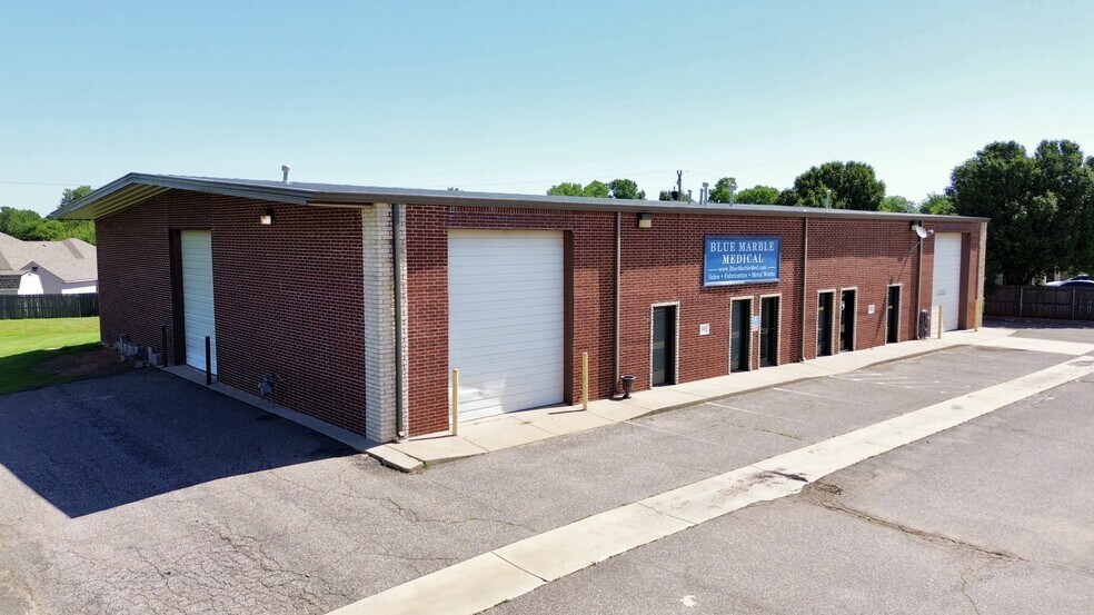 1505-1509 Commerce St, Yukon, OK à louer - Photo du bâtiment - Image 2 de 7
