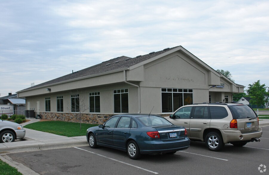 600 S Main St, Cambridge, MN à vendre - Photo du bâtiment - Image 3 de 3