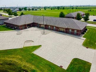 Plus de détails pour 1602 Tullamore Ave, Bloomington, IL - Bureau à vendre