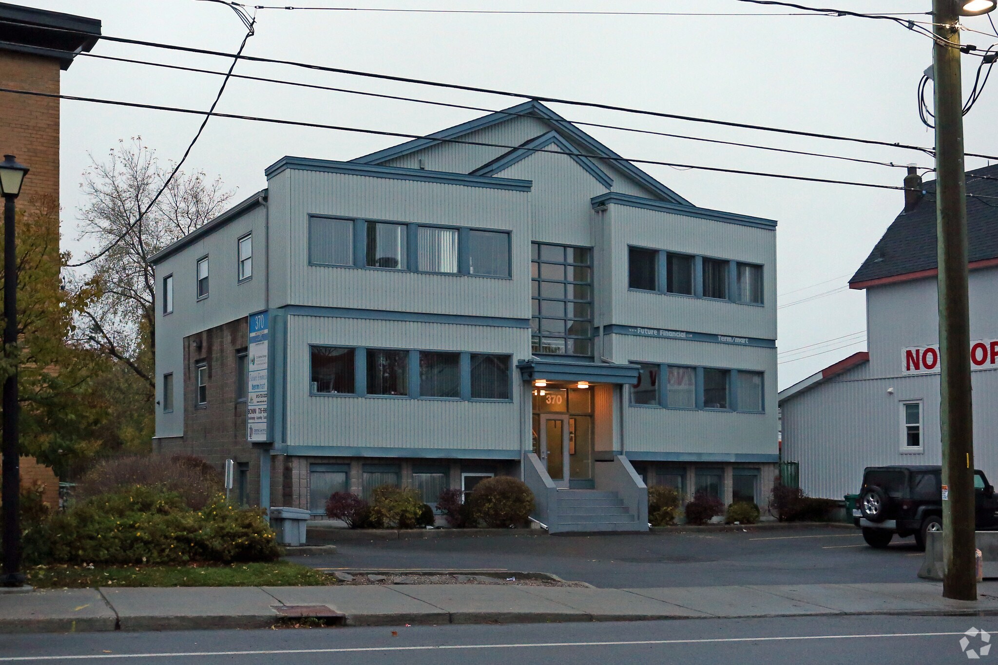 370 Churchill Ave N, Ottawa, ON for lease Primary Photo- Image 1 of 6