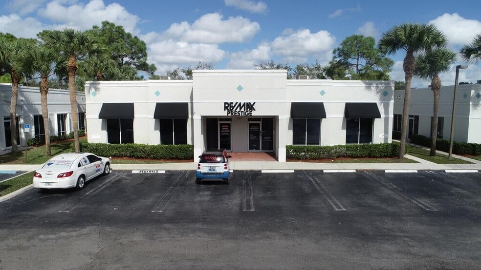 1402 Royal Palm Beach Blvd, Royal Palm Beach, FL for sale - Primary Photo - Image 1 of 9