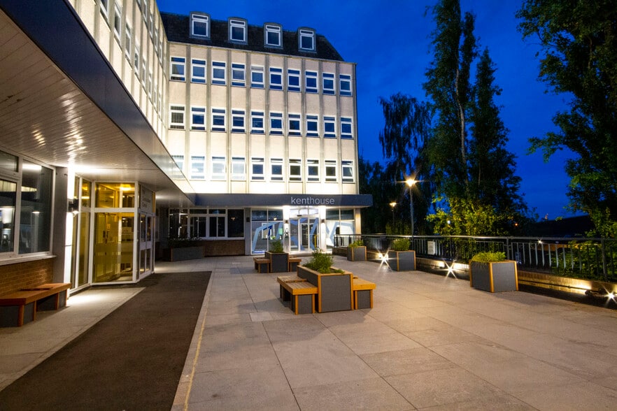 81 Station Rd, Ashford for lease - Building Photo - Image 2 of 2